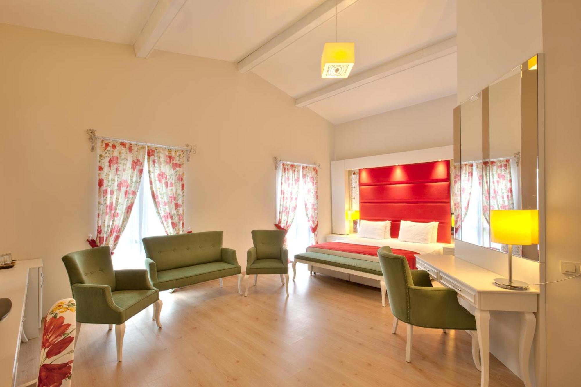 King Suite Spa Bath,1216460716:JPEG